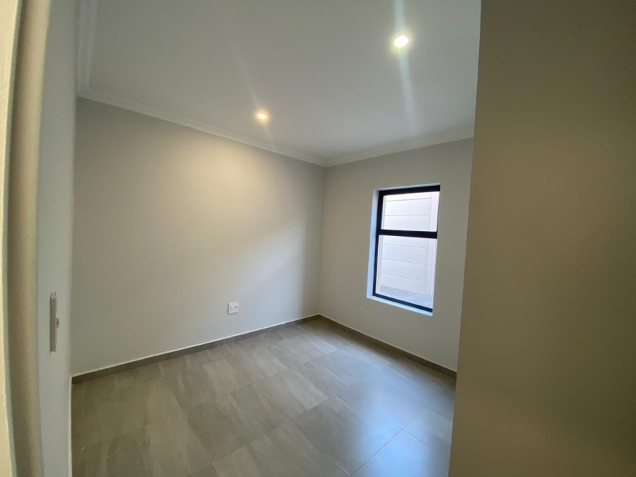 1 Bedroom Property for Sale in Table View Western Cape